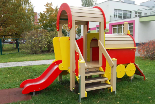 Игровой элемент Локомотив с горкой